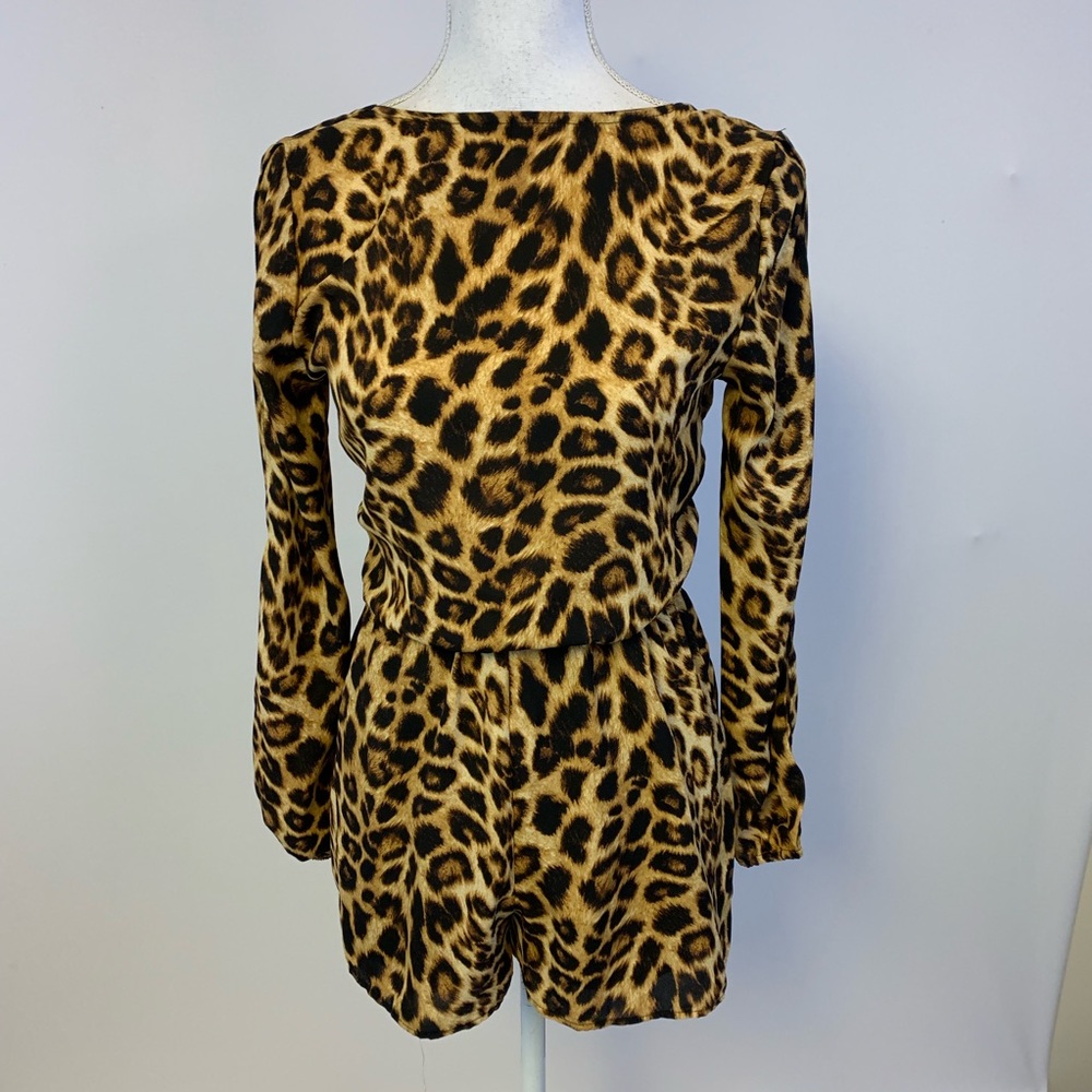 CHARLOTTE RUSSE LEOPARD SHORT ROMPER SZ XS